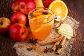 hot-mulled-apple-cider-cinnamon-cloves-anise-orange-81325742